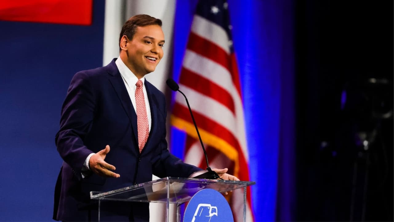 Investigan a George Santos, el congresista electo por Nueva York que mintió ampliamente sobre su pasado cuando aspiraba al cargo