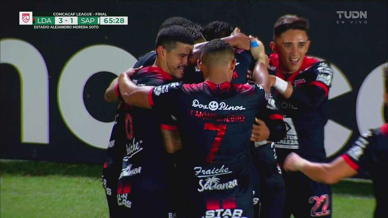 ¿El del título? Alexander López marca el tercer gol del Alajuelense