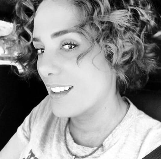 "[...] No soy una persona que se deje derrotar por cualquier cosa, siempre he salido adelante. Y mi mamá, a pesar de todas sus bajas y altas porque pues es una enfermedad (el alcoholismo) y a veces bajaba, a veces regresaba, tenía como estos baches, pero en los baches cuando tocaba fondo sí fue muy difícil para mí", puntualizó.