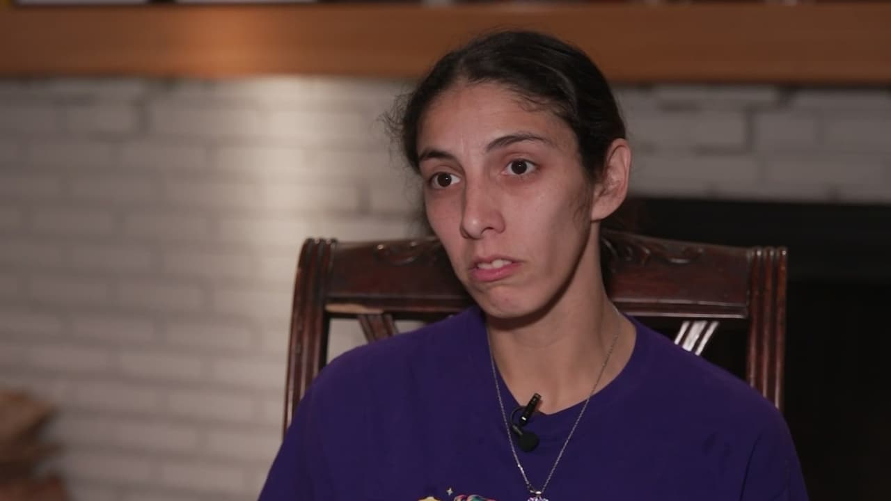 Madre con parálisis quedó sola tras arresto de su esposo migrante en Downey, California