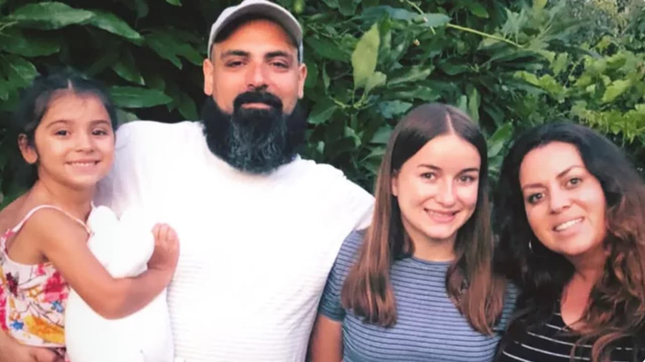 En lo que va de este año, según los CDC,
<a href="https://www.univision.com/local/los-angeles-kmex/muertes-por-sobredosis-de-fentanilo-se-han-duplicado-durante-los-ultimos-cinco-anos-en-california-video">109,000 personas murieron envenenadas con fentanilo</a> en la nación.