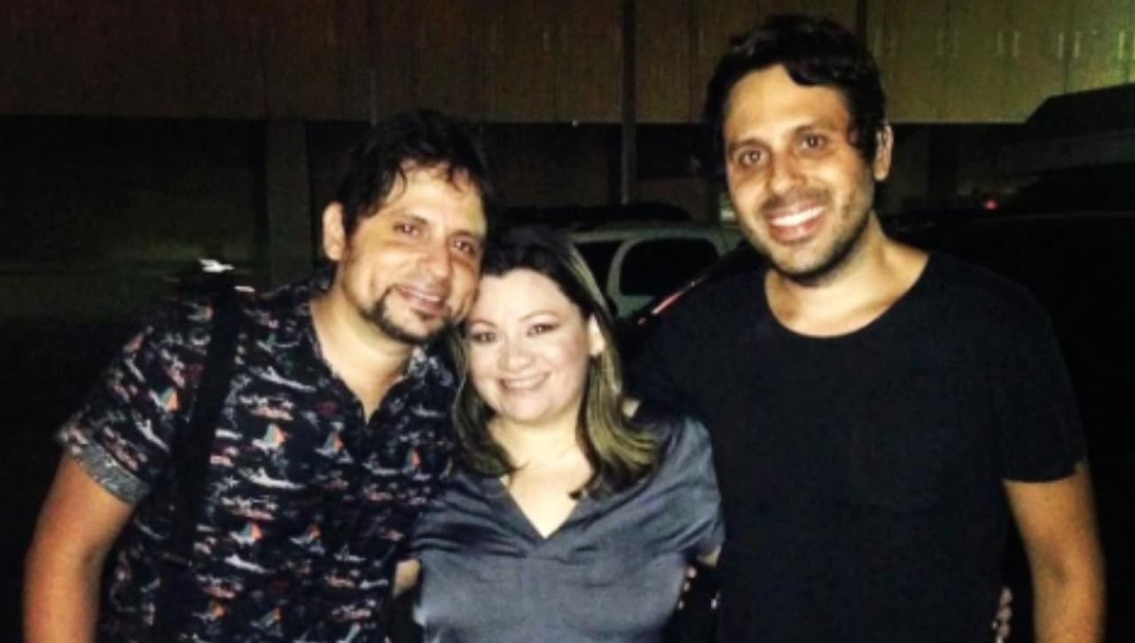 Los hermanos Servando y Florentino Primera junto a Carolina Rey, con quien trabajaron cuando pequeños formando parte de la orquesta Salserín.