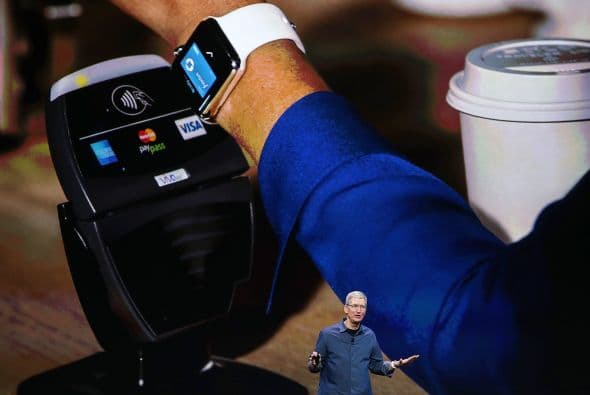 Con Apple Pay podemos pagar con tan solo pasar nuestro teléfono por el sensor.