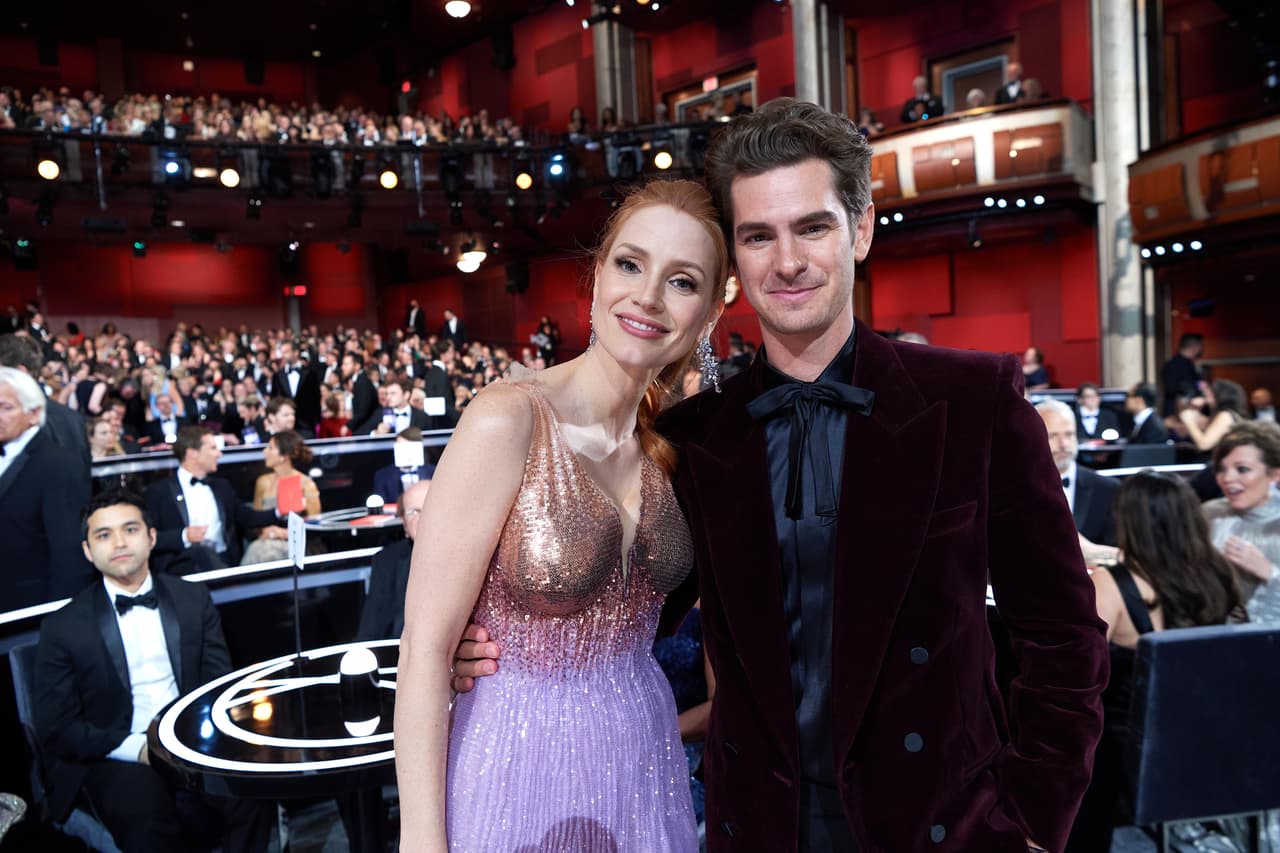 Cuando Jessica Chastain ganó el premio a Mejor Actriz agradeció a su compañero Andrew Garfield, con quien se reencontró en la gala. 
<br>