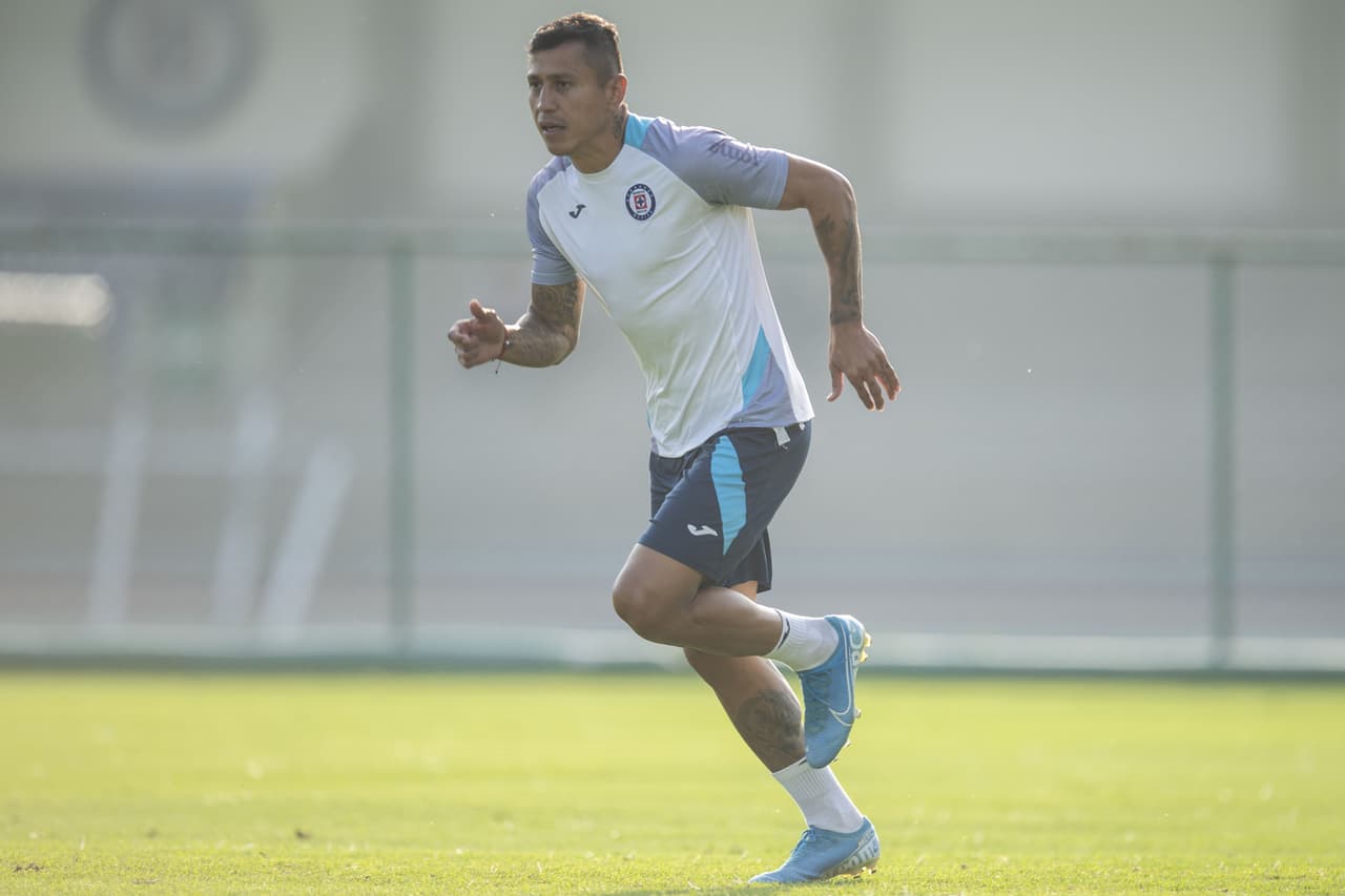 ‘Cata’ Domínguez, afectado por fragmentos de Covid-19