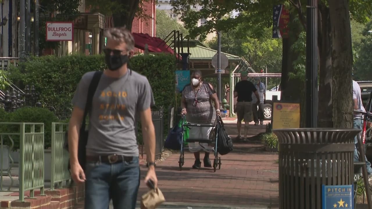 El nuevo alcalde de Atlanta extiende la orden de usar mascarillas en interiores en toda la ciudad