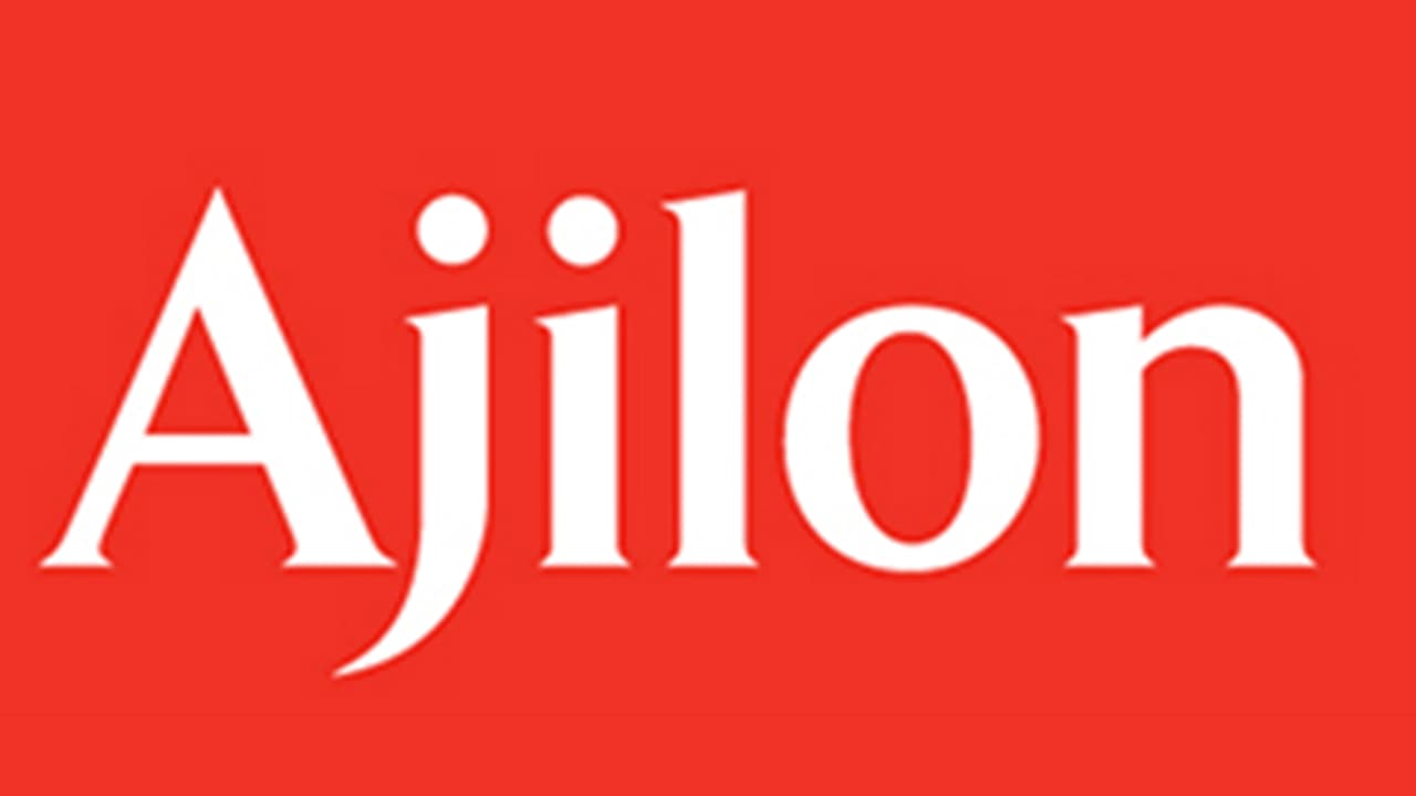 <b>Ajilon</b>
<br>
<br>Esta empresa ofrece servicios de contratación de empleados y funciona como una agencia de colocación para una variedad de industrias.
<br>
<br>
<b>Trabajos remotos recientes para hispanohablantes:</b>
<br>
<ul>
 <li>Representante del centro de llamadas médico.</li>
 <li>Representante de Servicio al Cliente.</li>
 <li>Procesador de préstamos.</li>
 <li>Paralegal.</li>
</ul>