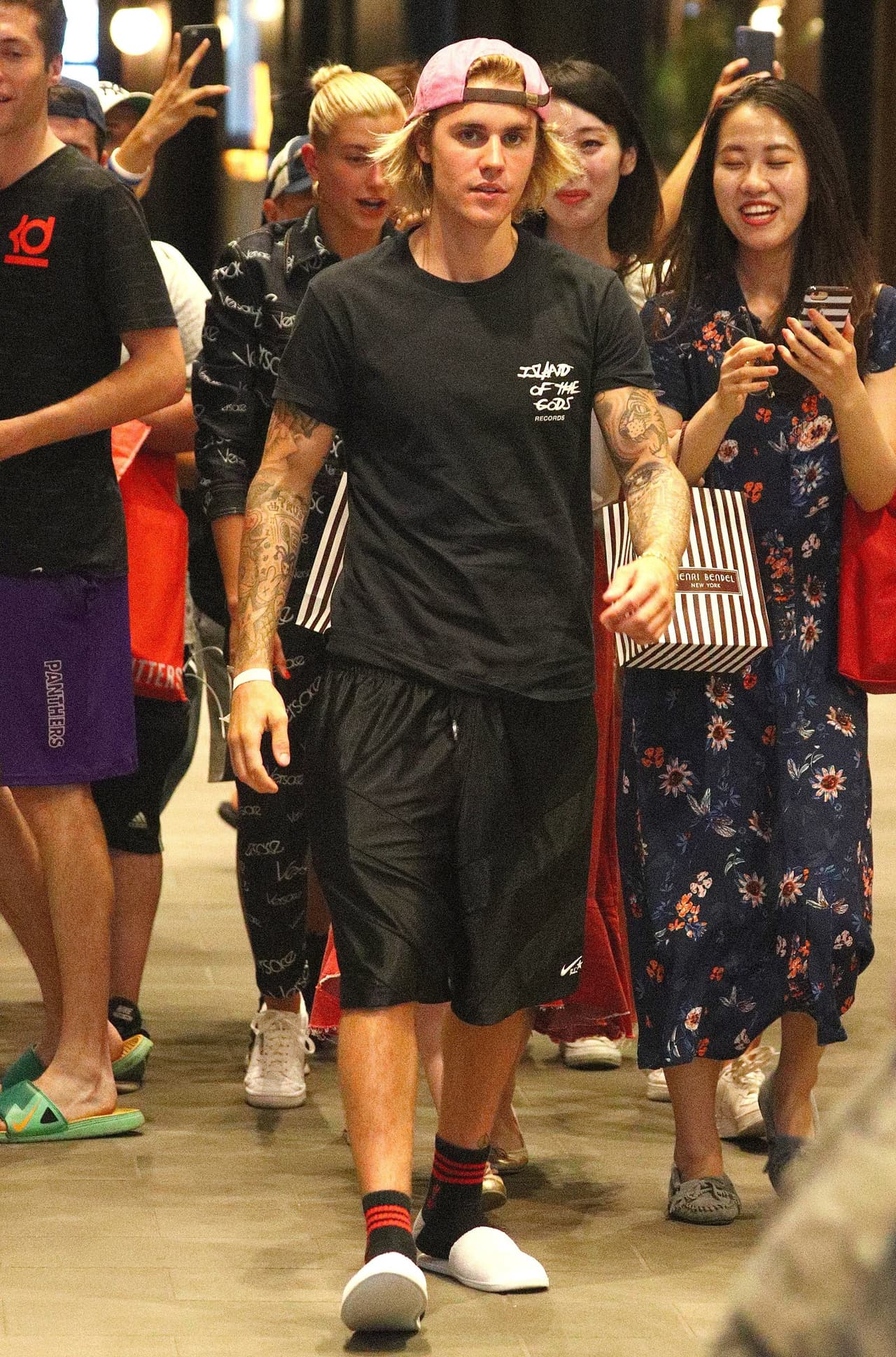 No es ningún secreto que a Justin Bieber le encantan los tatuajes y se ha cubierto gran parte de su cuerpo con ellos.