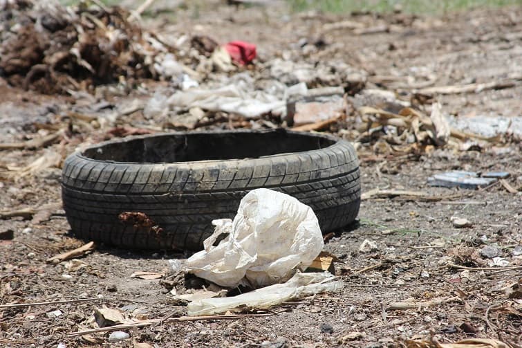 Neumático en el bote.