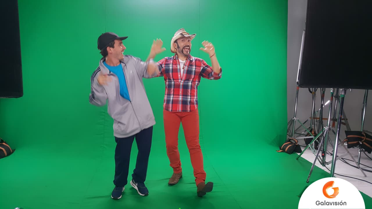 Con la mejor actitud bailaron la canción de Galaverano Total.