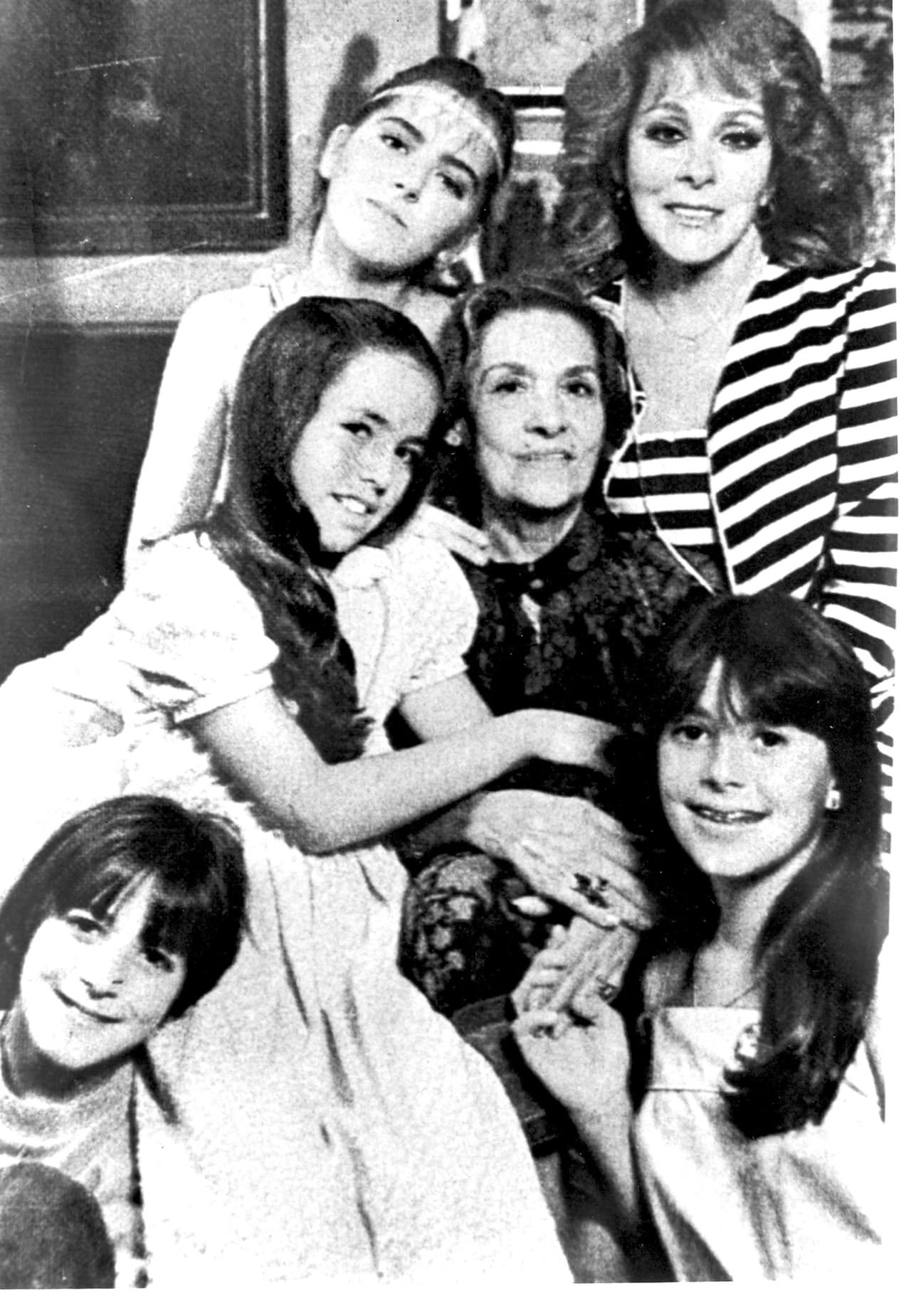 Además, es la matriarca de la 
<b>dinastía </b>que lleva su apellido: sus hijas y nietas también se dedican a los espectáculos y han protagonizado un sinfín de escándalos y hasta tragedias, ¿las recuerdas todas?