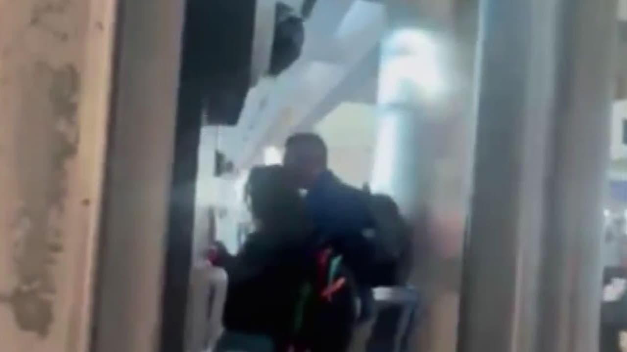 ICE detiene a ecuatoriana a punto de abordar vuelo en el aeropuerto de Denver