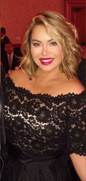 A diferencia de Erika, Chiquis eligió un escote discreto, raro en ella, pues nos tiene acostumbrados a looks en los que resalta sus atributos.