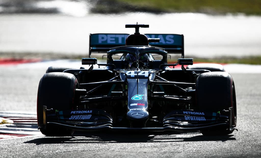 Charles Leclerc, Alexander Albon, Daniel Ricciardo, Esteban Ocon, Lando Norris, Sergio Pérez y Carolos Sainz, completan los que iniciarán en las primeras diez posiciones en el GP de Eifel.