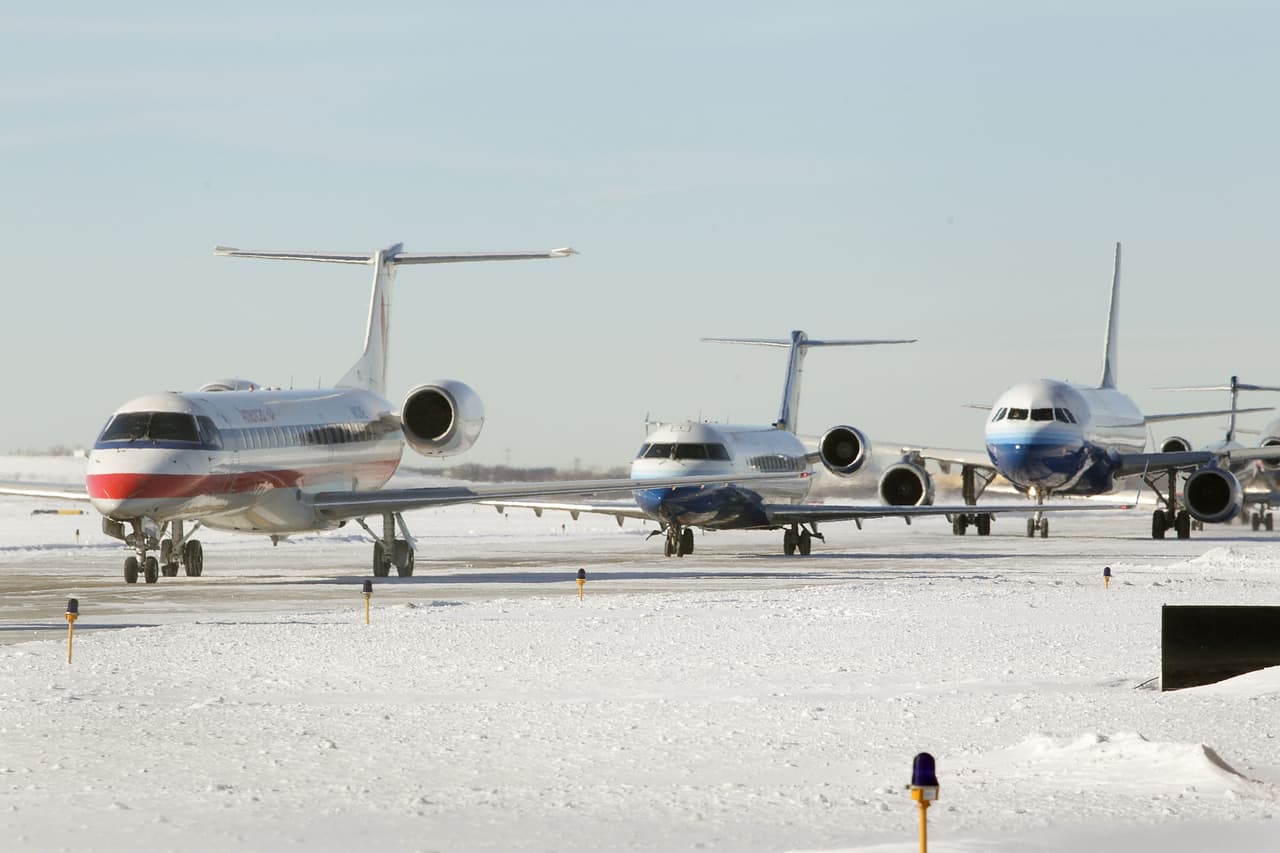  Un avión se desliza fuera de la pista en el aeropuerto O'Hare