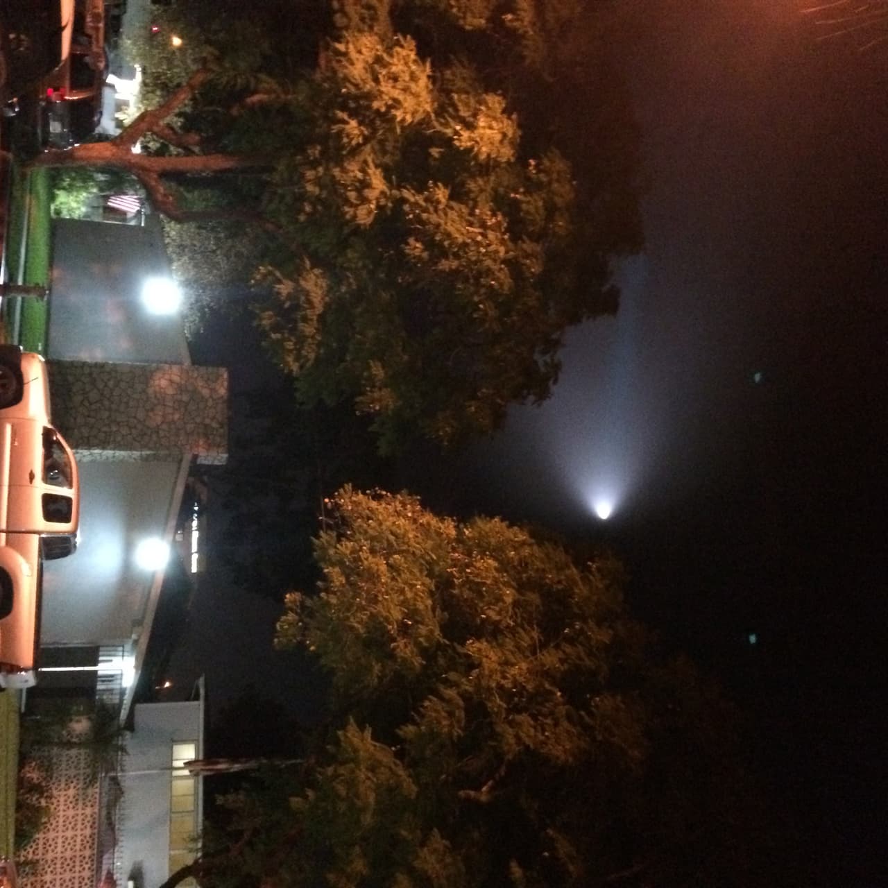 El paso de un misil sorprende a los residentes del sur de California