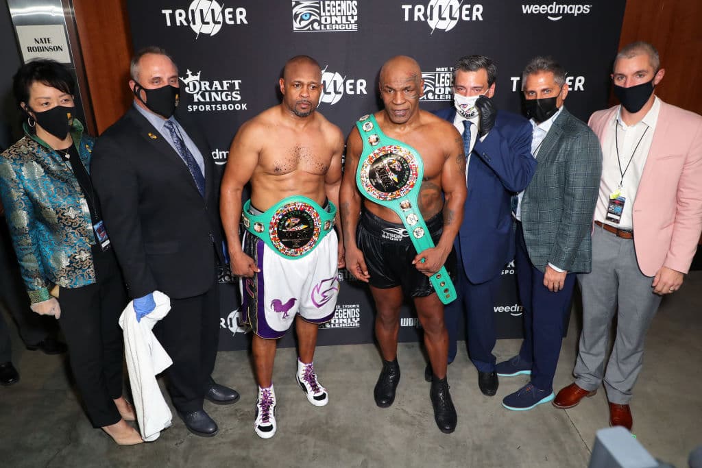 Jones fue un digno rival, pero claramente fue superado por el boxeador de Brooklyn. El resultado oficial de la pelea de exhibición fue empate. Tras el buen sabor de boca que dejó el combate, los aficionados han expresado en redes sociales su deseo por revivir aquella rivalidad entre Tyson y Holyfield.