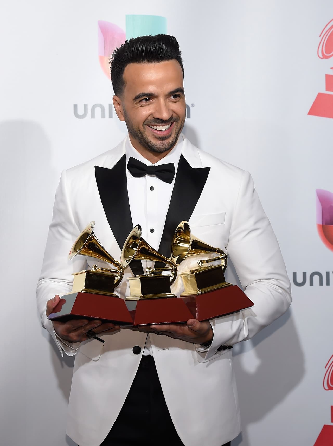 Y no es para menos puesto que será uno de los jueces de la versión en español del programa La Voz que se trasmitirá en España y le colocará nuevamente en lo que será “la comidilla” de los medios.