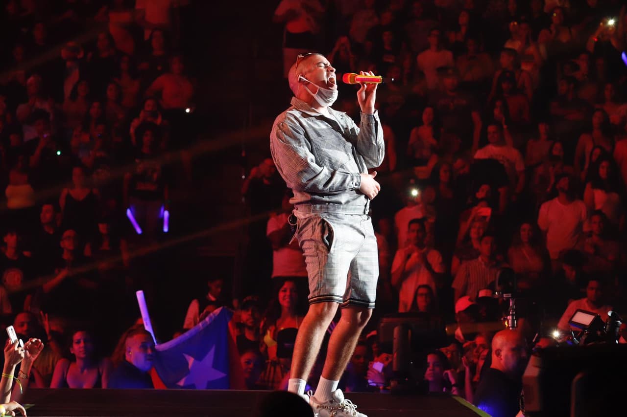 Y 
<b>Bad Bunny</b> firma también el mejor momento de su carrera, llena de éxitos.