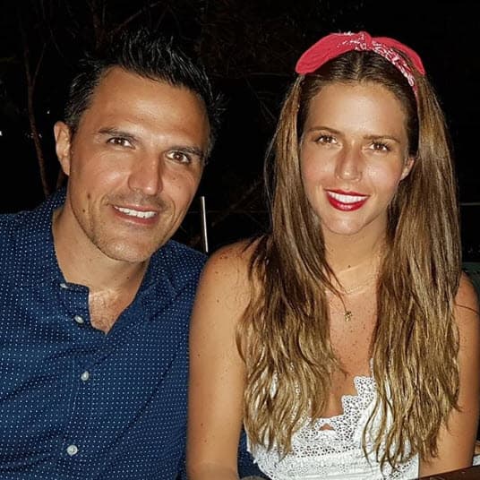 Se trata de Claudia Álvarez, quien está casada con Billy Rovzar, el hermano del actual novio de Bárbara.