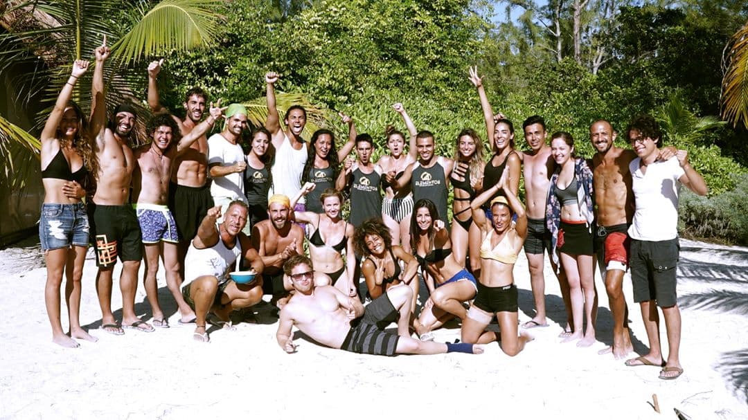 La batalla que comenzó con 32 concursantes (16 hombres y 16 mujeres) que debatieron su estancia en el reto con pruebas de alto rendimiento está por terminar.
<br>