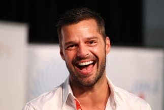 Y otras veces se dejó crecer la barba.