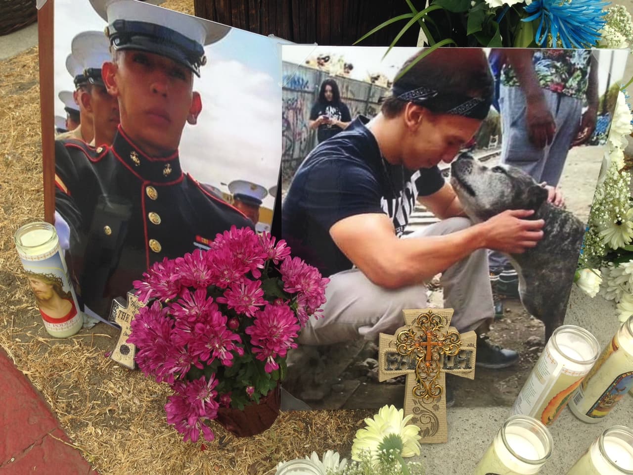 Dos fotografías recuerdan a Carlos Segovia en la esquina donde fue baleado.