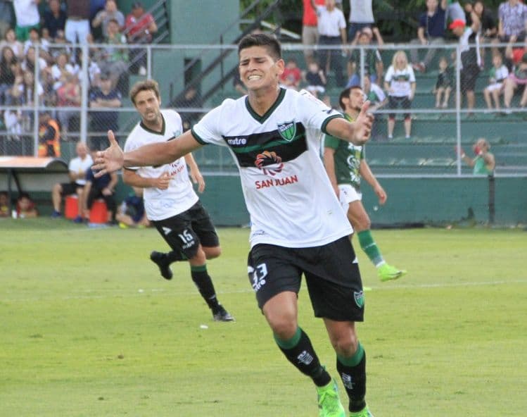 El uruguayo Facundo Barcelo, actualmente en San Martín de San Juan, (Argentina), sería uno de los candidatos a reforzar al Puebla.