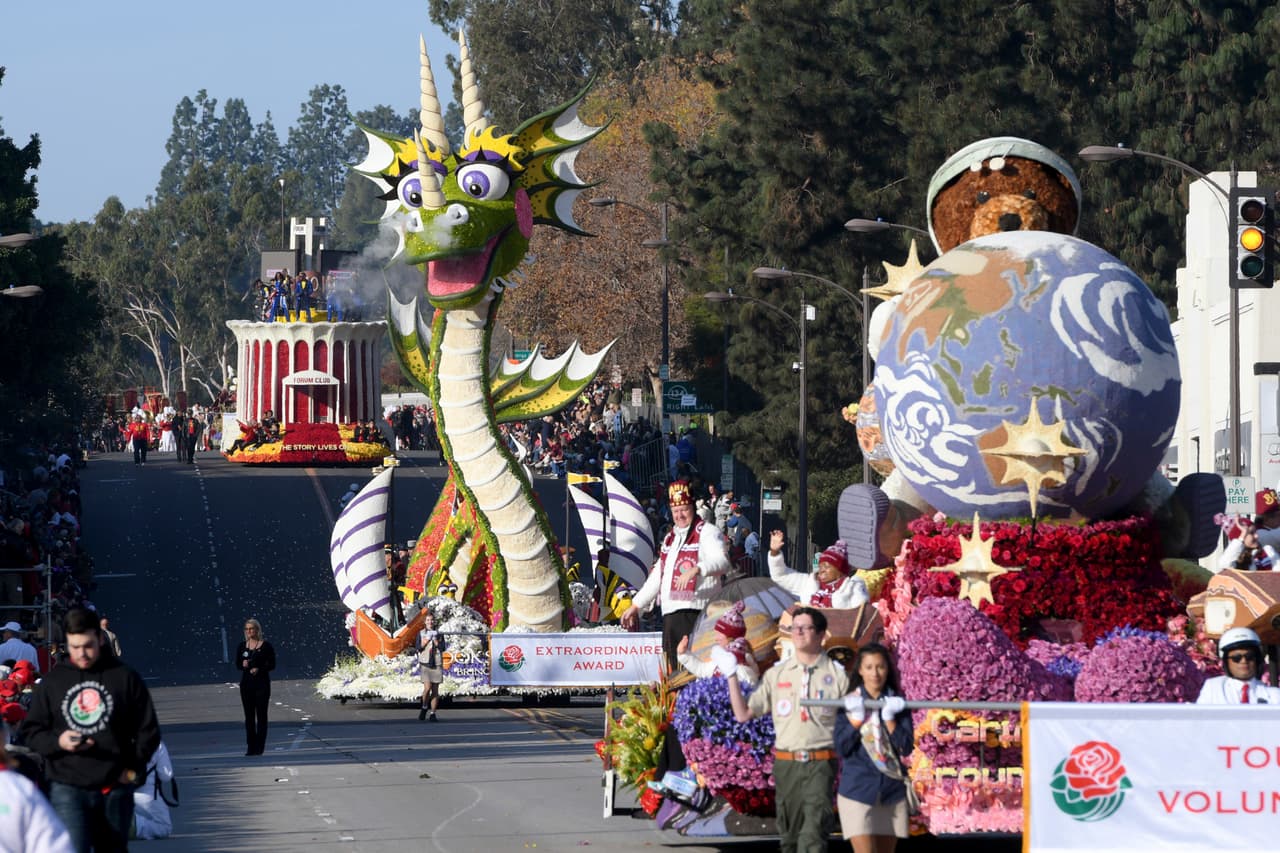 A las 8 de la mañana en punto comenzó un festivo y alegre Desfile de las Rosas en Pasadena, California, cuya edición 129 llevó el lema “Haciendo la diferencia”.