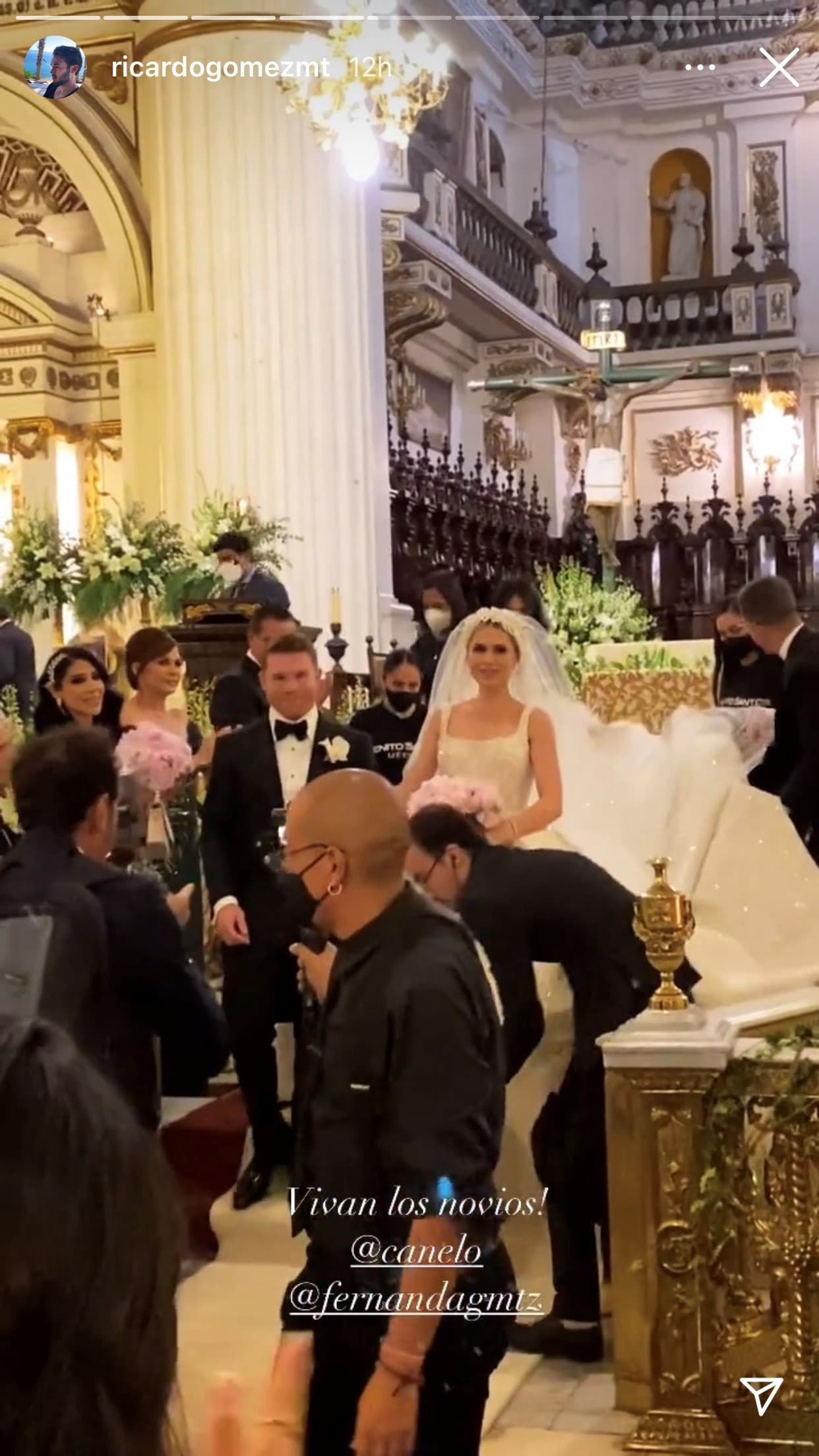 <b><a href="https://www.tudn.com/temas/saul-canelo-alvarez" target="_blank">Saúl 'Canelo' Álvarez </a></b>no escatimó en ningún detalle para realizar 
<b><a href="https://www.univision.com/famosos/la-boda-del-canelo-esposa-fernanda-gomez-fotos" target="_blank">su boda religiosa con Fernanda Gómez</a></b>, con quien contrajo nupcias este sábado 22 de mayo, paralizando el centro histórico de Guadalajara, su ciudad natal. 
<br>