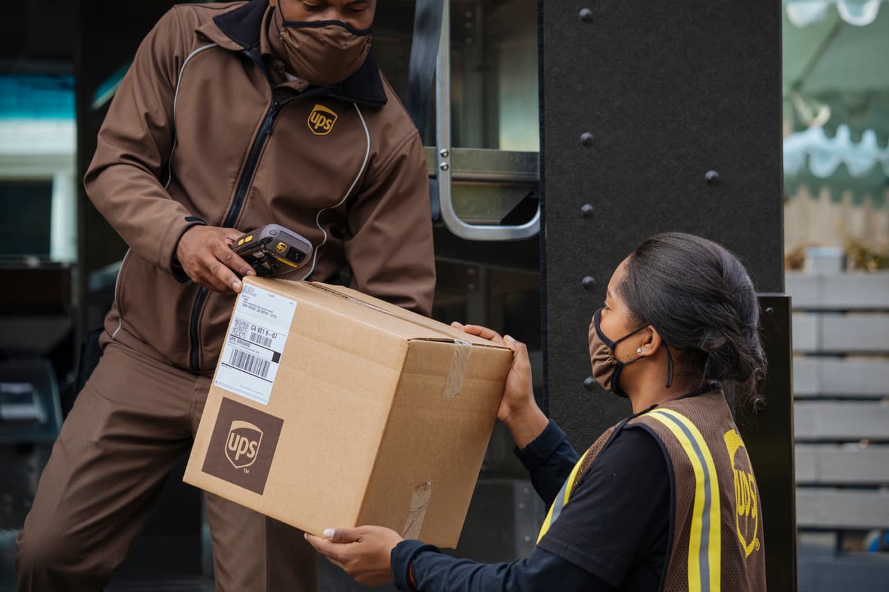 Las contrataciones las realizarán del 4 al 6 de noviembre de 10am a 3pm en
<a href="https://goo.gl/maps/u8mEB24zRQFJRXjPA" target="_blank">16510 W Indian School Road en Goodyear, Arizona</a>. Hay posiciones temporales de medio tiempo y tiempo completo.