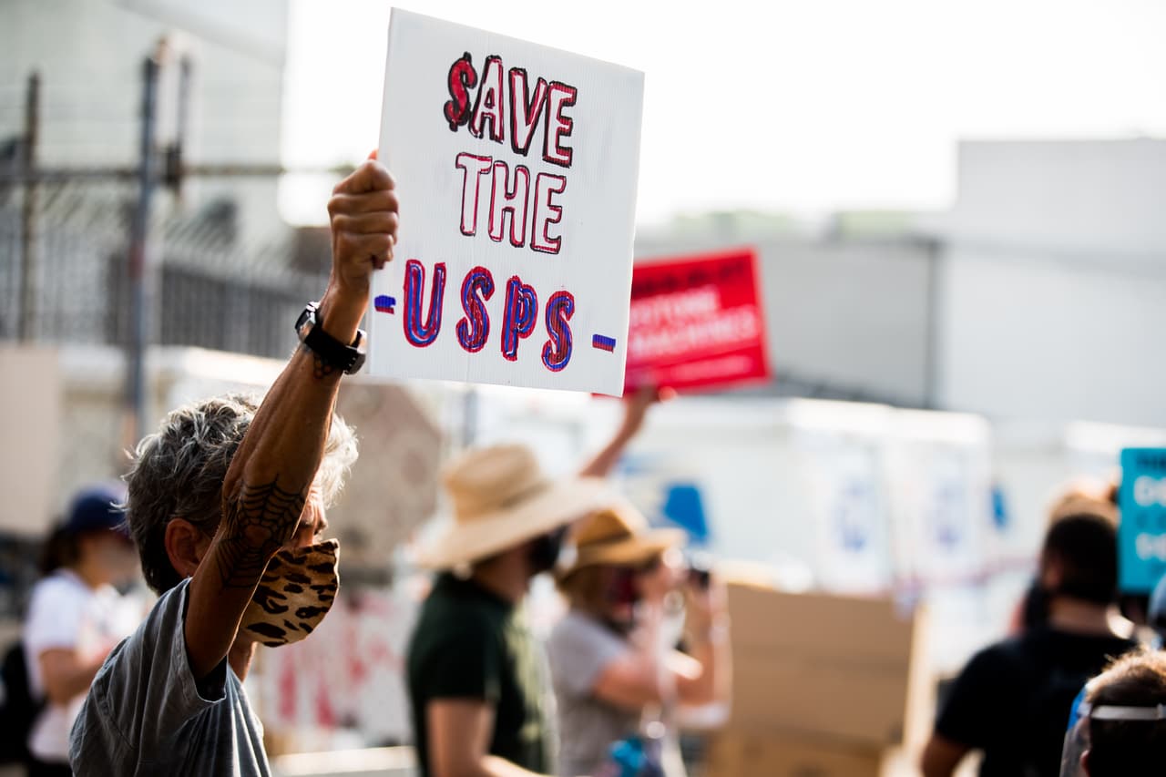La petición de las pancartas fue muy clara: salvar al Servicio Postal tras los amagos para su desfinanciación.
