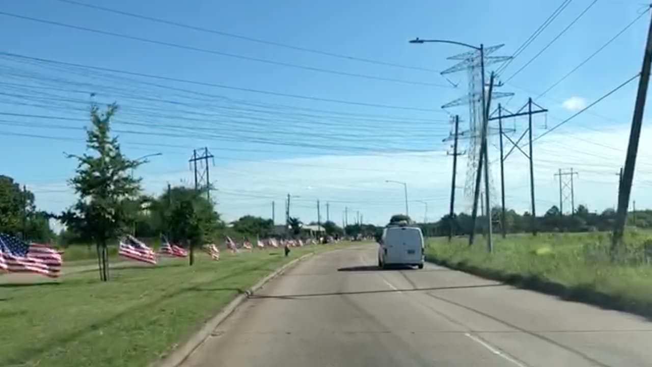 No se permite ningún tipo de bolsa dentro de la iglesia como medidas de seguridad en la ceremonia.
