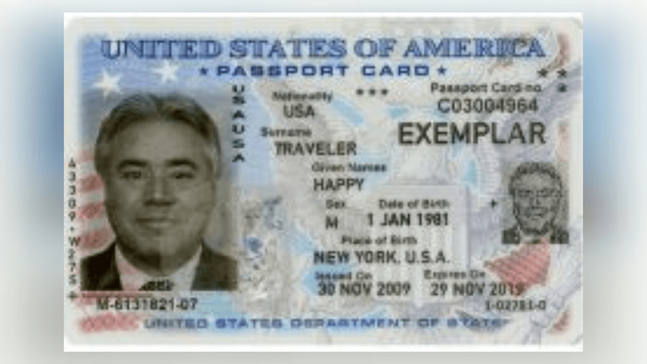 El carnet de pasaporte o tarjeta plástica tiene el tamaño ideal para llevarlo en la cartera a donde sea que vayas. Además, posee la misma validez que la versión tipo libro, para
<b> acreditar la ciudadanía e identidad estadounidenses.</b>
<br>
<br>
<b>Revisa los detalles, a quiénes sirve y cómo lo puedes obtener.</b>