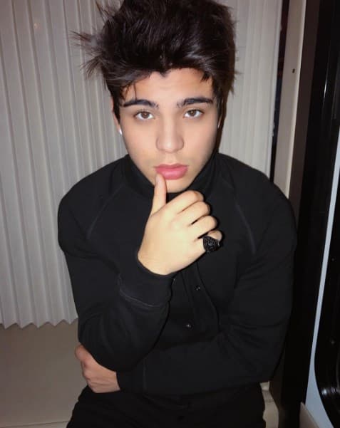 ¿En qué está pensando Sebastián?