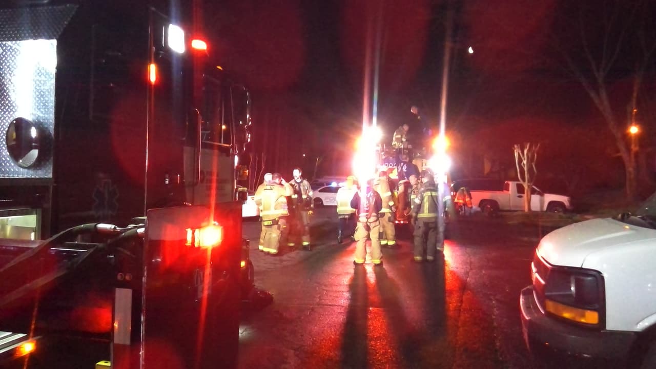 Todos los residentes del edificio fueron evacuados de manera segura y no se reportaron heridos.