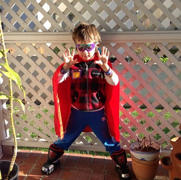 Él es Jerónimo, el mayor, tiene 8 años.