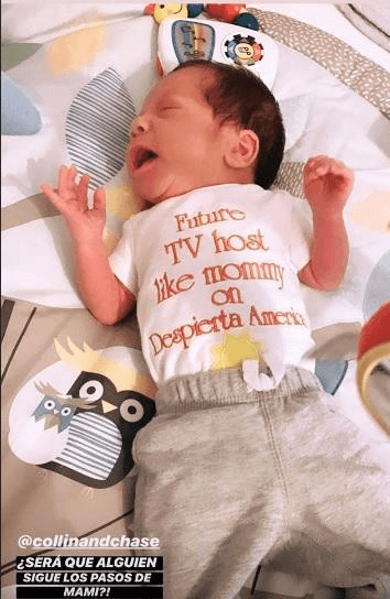 El gusto por la televisión lo lleva en la sangre, así lo expresó Andrea junto a la fotografía de Diego con la leyenda de "futuro presentador de Despierta América".