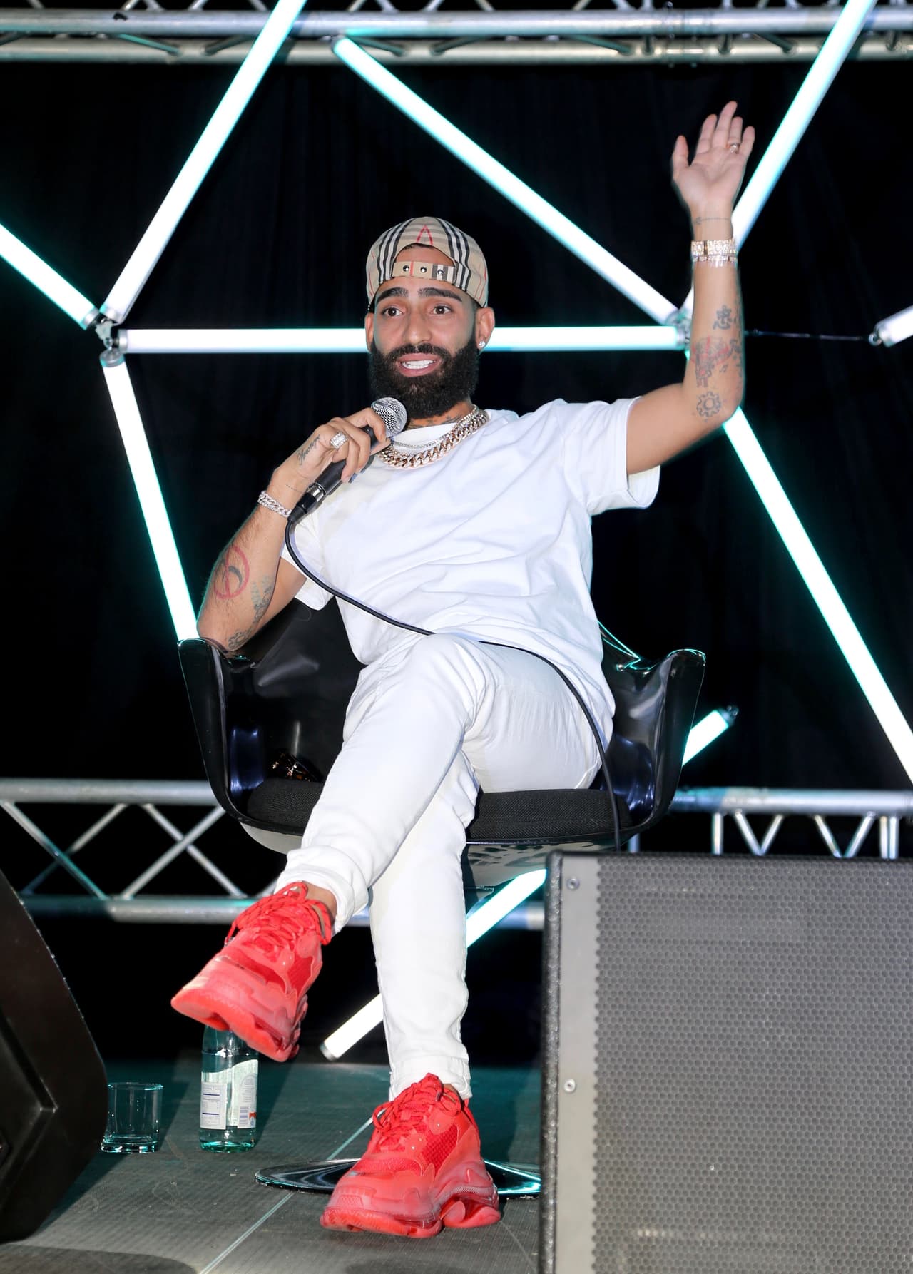 El también compositor es padre de Angélica Lucero Santos Figueroa y Austin Alejandro Santos Pascual.
<br>