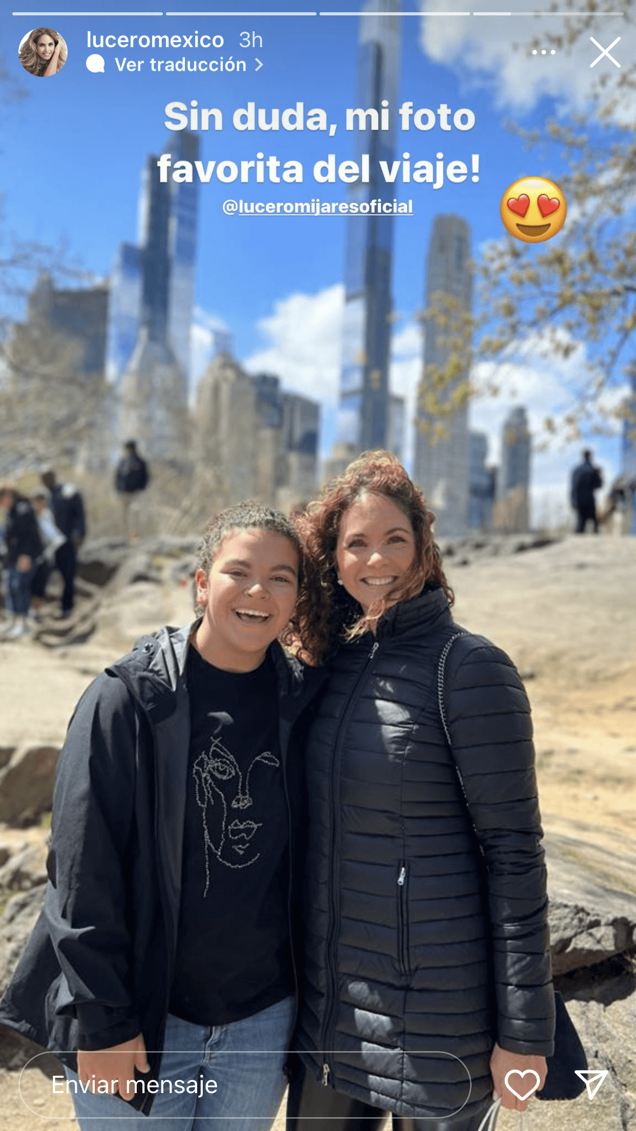 La protagonista de telenovelas como 
<b>Lazos de Amor </b>presumió su "foto favorita" del viaje junto a su hija. 
<br>