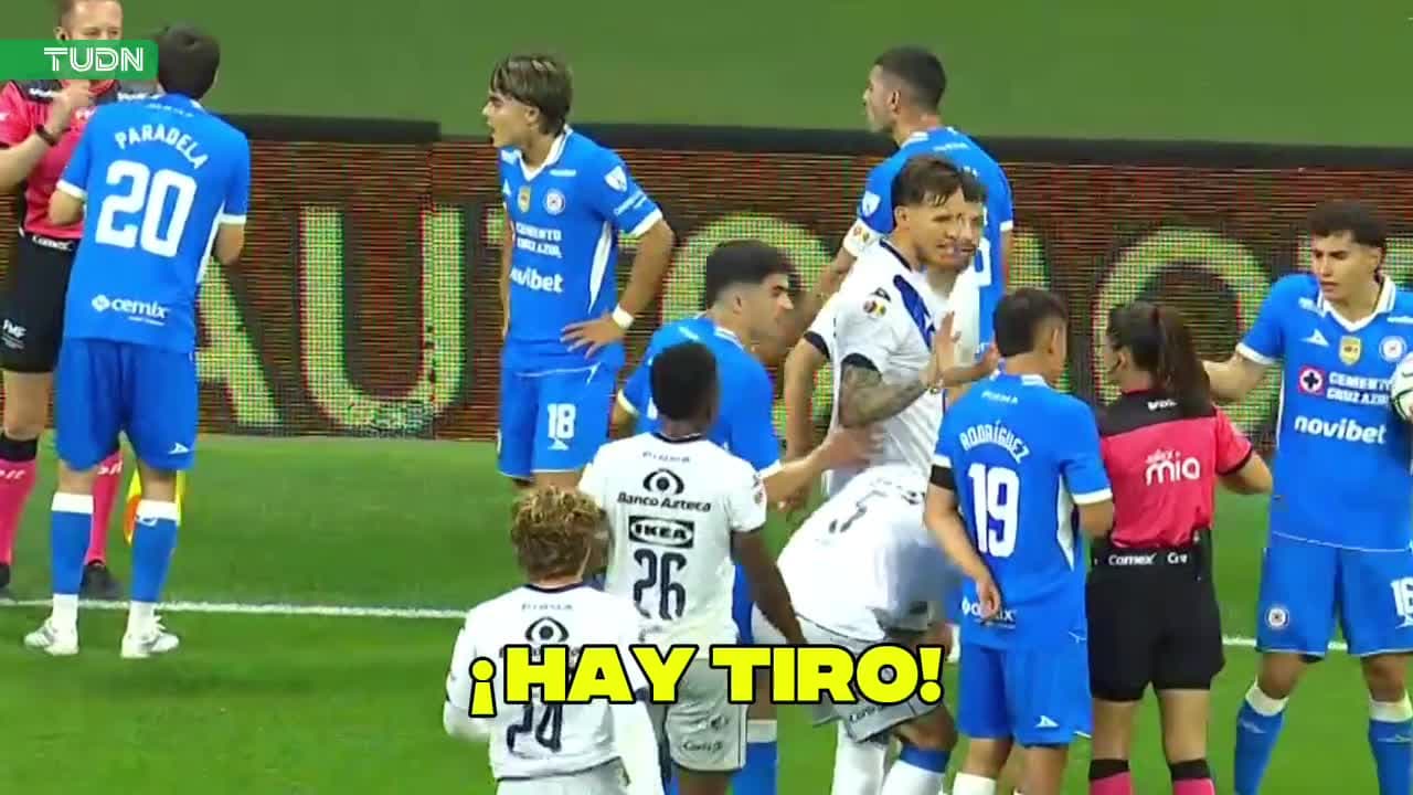 ¡La dura bronca en el juego del Puebla!