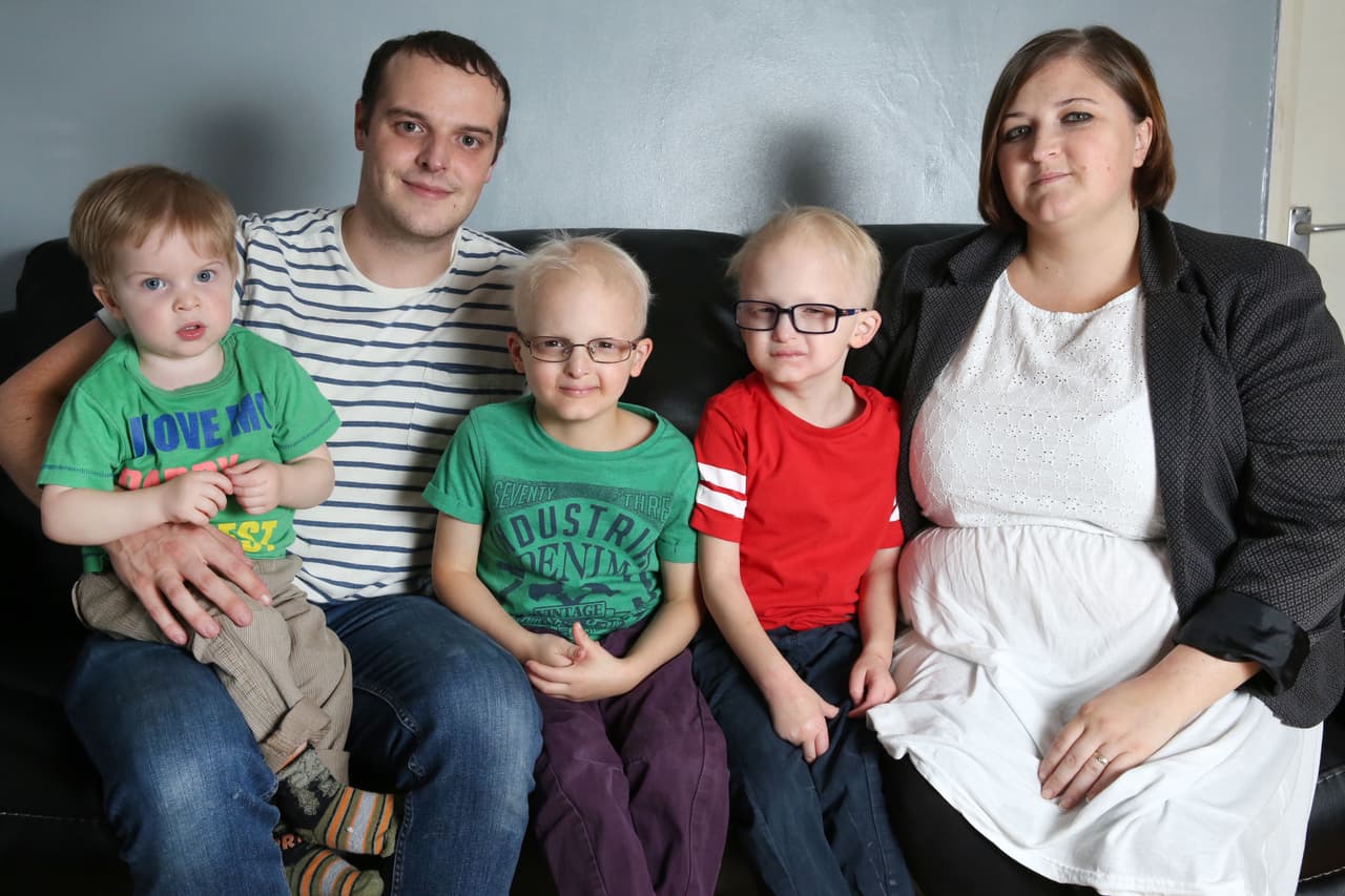 Ahora tienen una vida bastante normal, con los cuidados necesarios para mantenerlos sanos y salvos.