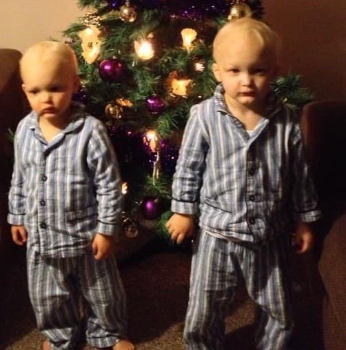 Los pequeños no pueden producir saliva, lo que orilló a sus padres a tomar estas medidas.