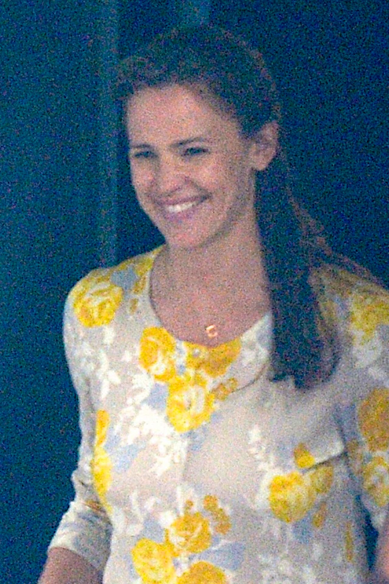 La estrella de cine se ve de lo más sonriente en el set de su nueva película 'Miracles From Heaven'.