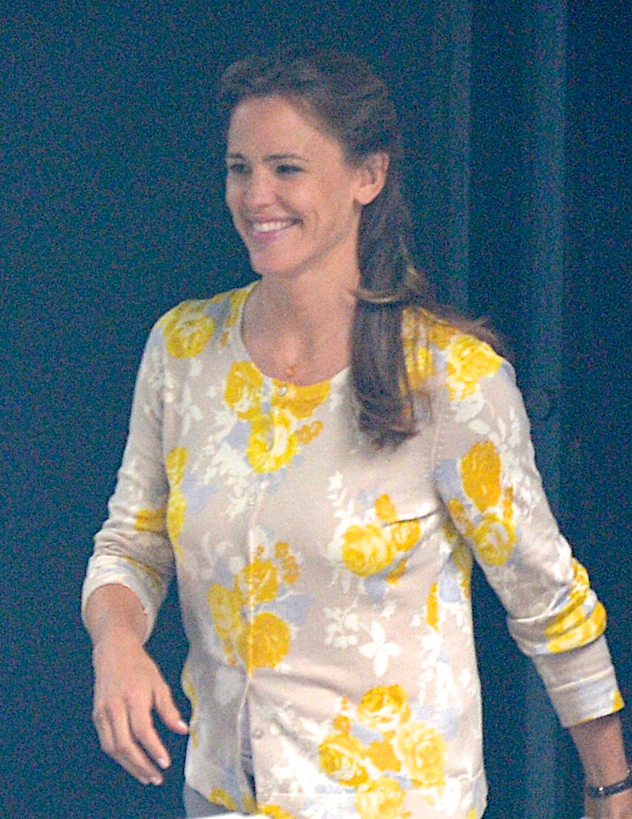 La estrella de cine se ve de lo más sonriente en el set de su nueva película 'Miracles From Heaven'.