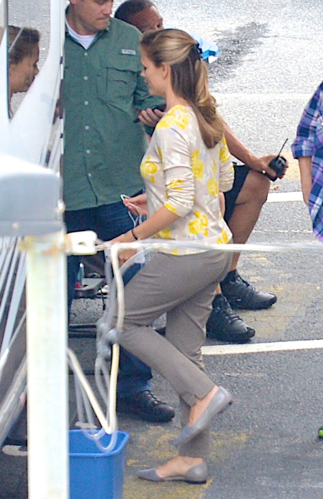 La estrella de cine se ve de lo más sonriente en el set de su nueva película 'Miracles From Heaven'.