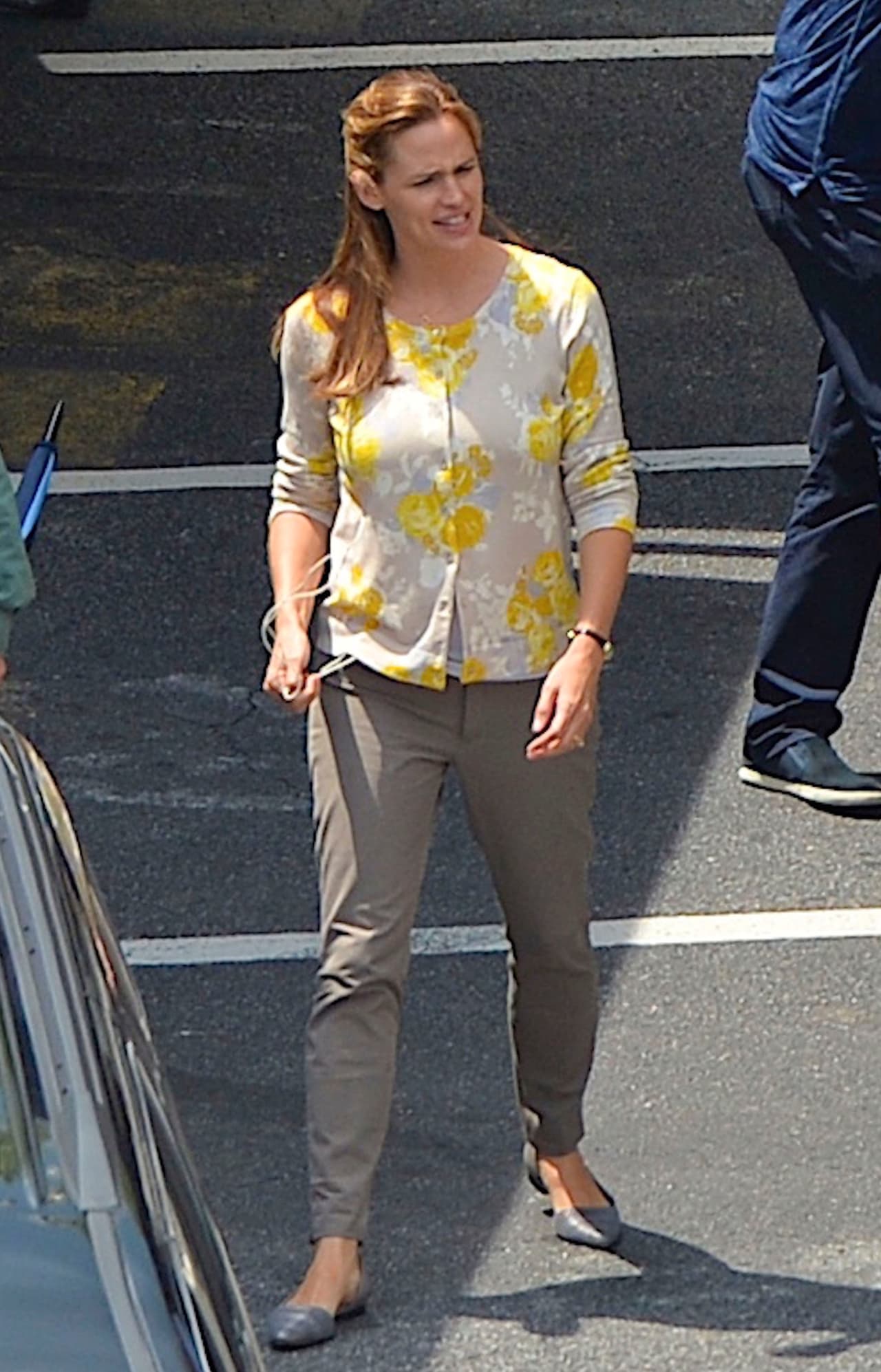 La estrella de cine se ve de lo más sonriente en el set de su nueva película 'Miracles From Heaven'.