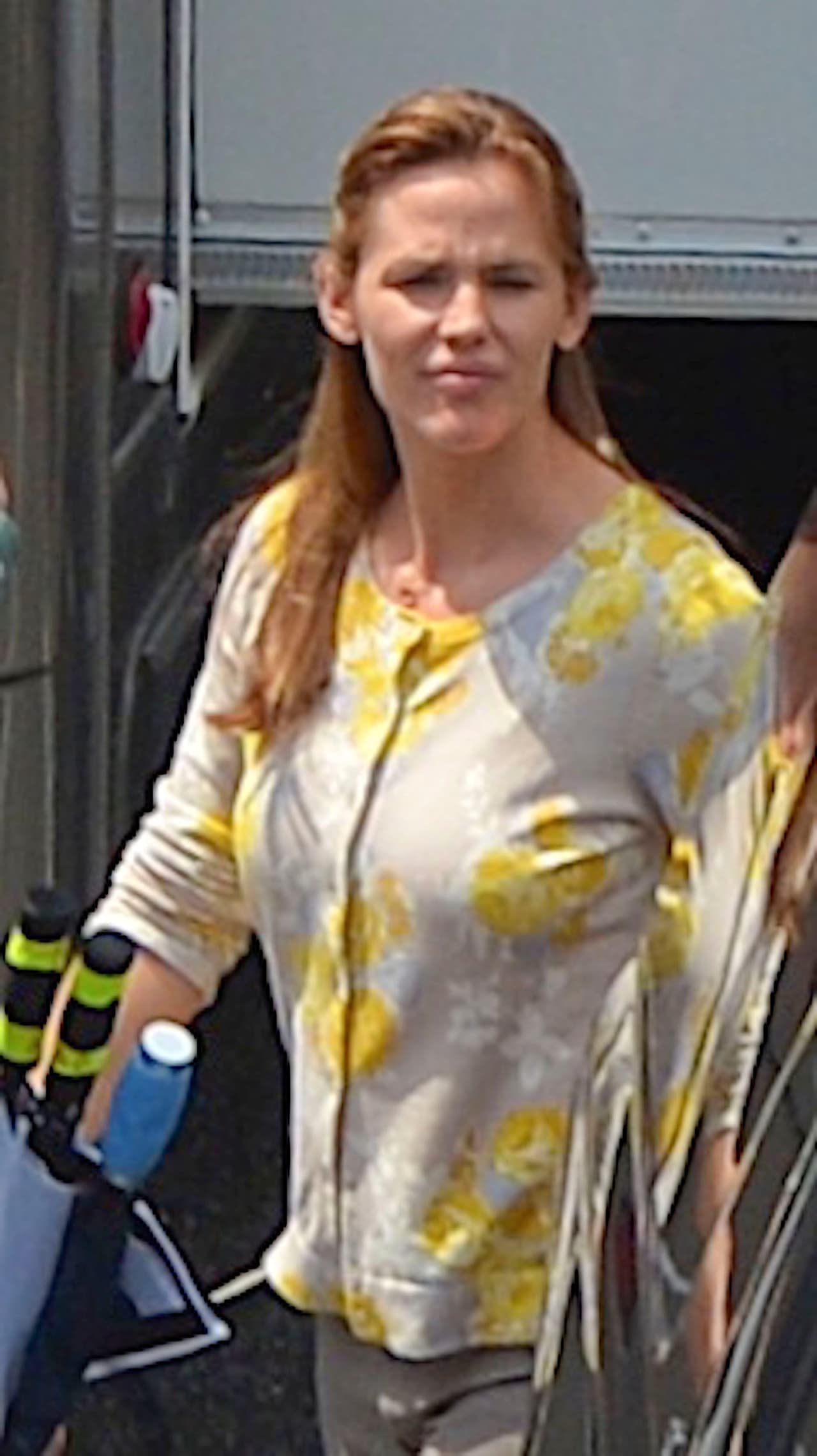 La estrella de cine se ve de lo más sonriente en el set de su nueva película 'Miracles From Heaven'.