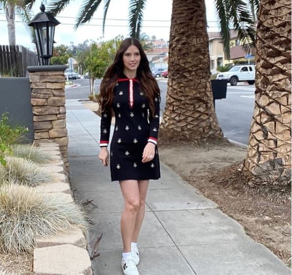 "¡Cuando alguien te diga que no se puede, 
<b><a href="https://www.univision.com/famosos/marlene-favela-se-emociona-hasta-las-lagrimas-un-dia-despues-de-dar-a-luz-a-su-hija-bella-fotos" target="_blank">demuéstrale que equivocado estaba</a></b>!", comentó la actriz bajo otra foto.