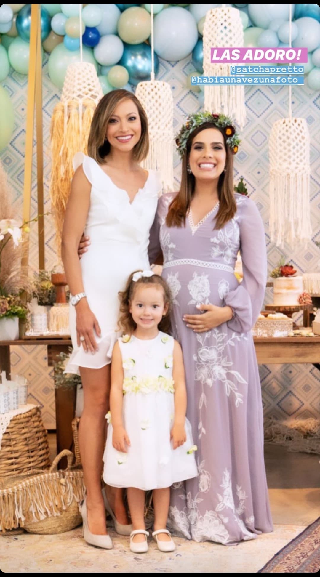 Satcha Pretto y su hija Alana disfrutaron la tardeada con Andrea.